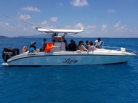 Lizzy Boat Charter