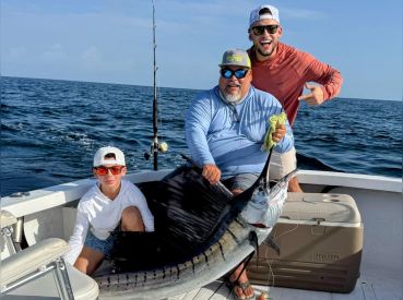 Pearl Islands Charter Company – 31' Bertram thumbnail