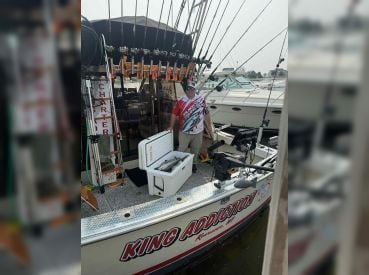 King Addiction Charters LLC – 36' thumbnail