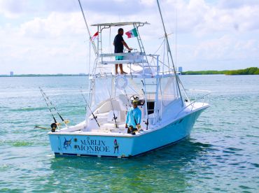 Marlin Monroe 32' Kaan Kun Fishing thumbnail