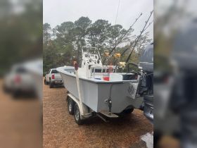 Custom 7ft Tunnel hull made for shallow water.
