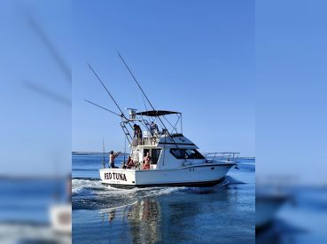 Red Hunter Fishing Charters – Hatteras 38