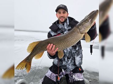 Aarons Guide Service -Ice Fishing Adirondacks