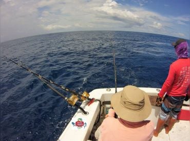 Roatan Anglers – 31' thumbnail
