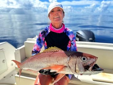 FAMILY FISHING IN THE SEYCHELLES.