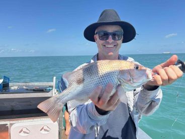 Asian woman caught fish! 