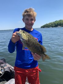 Anthony Kemp lands a 4 pound Smallmouth bass