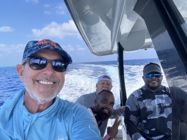Book Now! Unforgettable experience with Captain Riya and his mates 