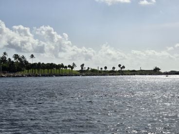 Nice boat ride and scenic views of shoreline.