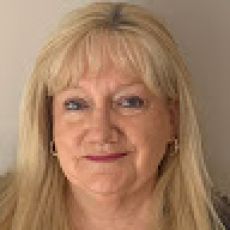 Kim R.