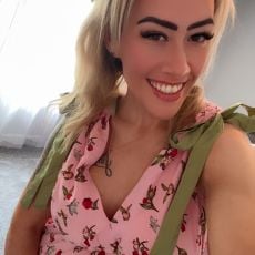 Bekki C.
